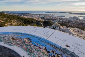 Lire la suite à propos de l’article Mont Faron qui surplombe Toulon